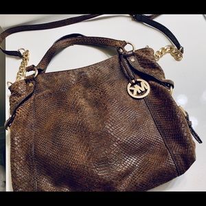 Micheal Kors large shoulder Bag in Brown